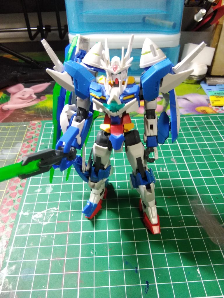 正面写真です。左右で装甲のシンメトリー感(？)を意識しています。(あんまわかんない)