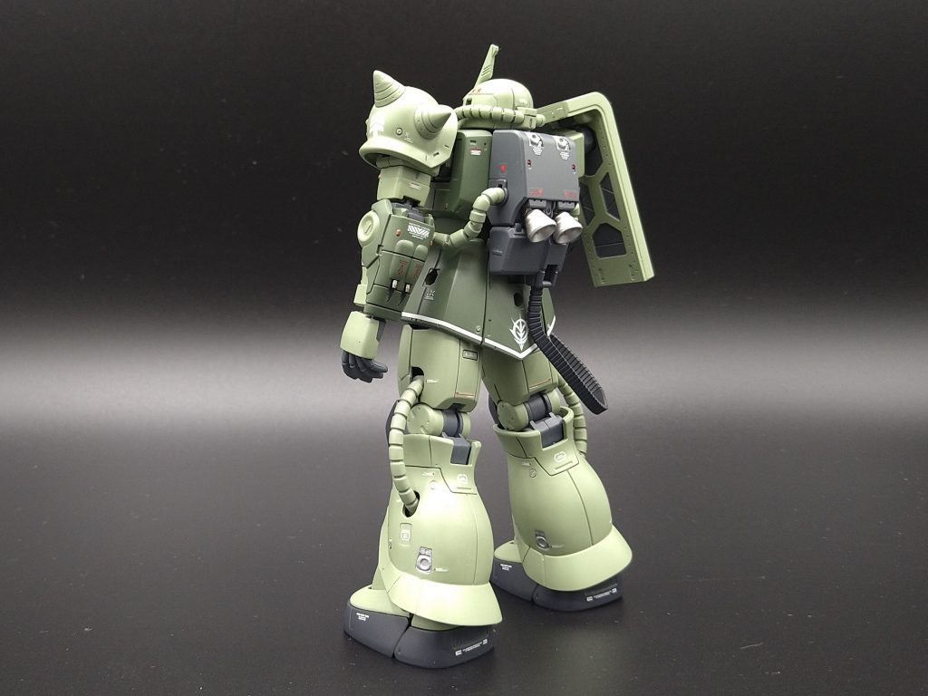 ガンダムカラーを使用しています。というかこの塗料ザクに使わなきゃ他のどれに使うよ😅