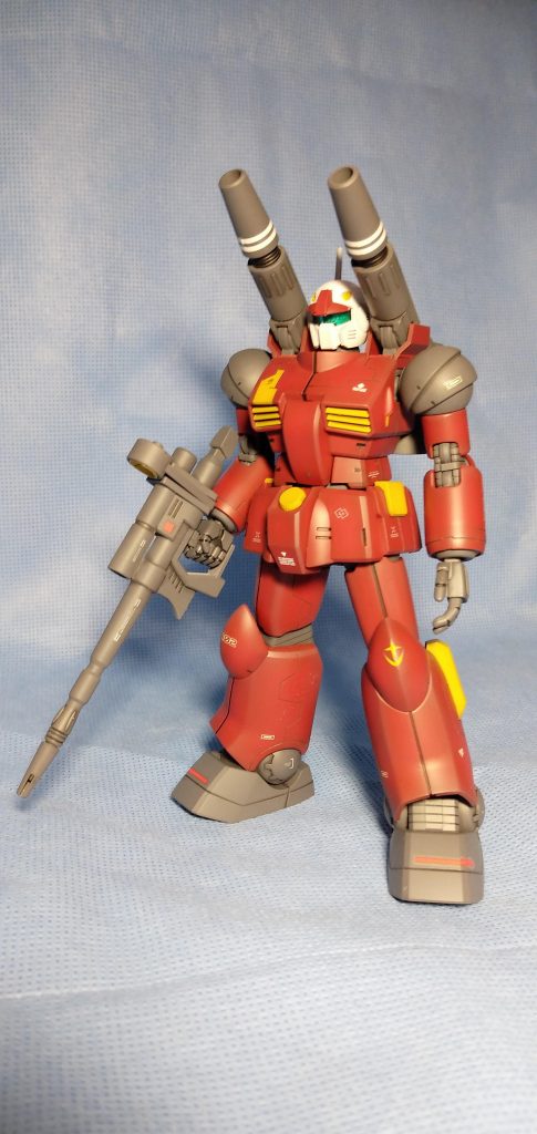 ガンキャノンです。一度パチ組みで作ってた奴をフル塗装で仕上げました。継ぎ目消しの箇所が少なくて楽なキットでした。