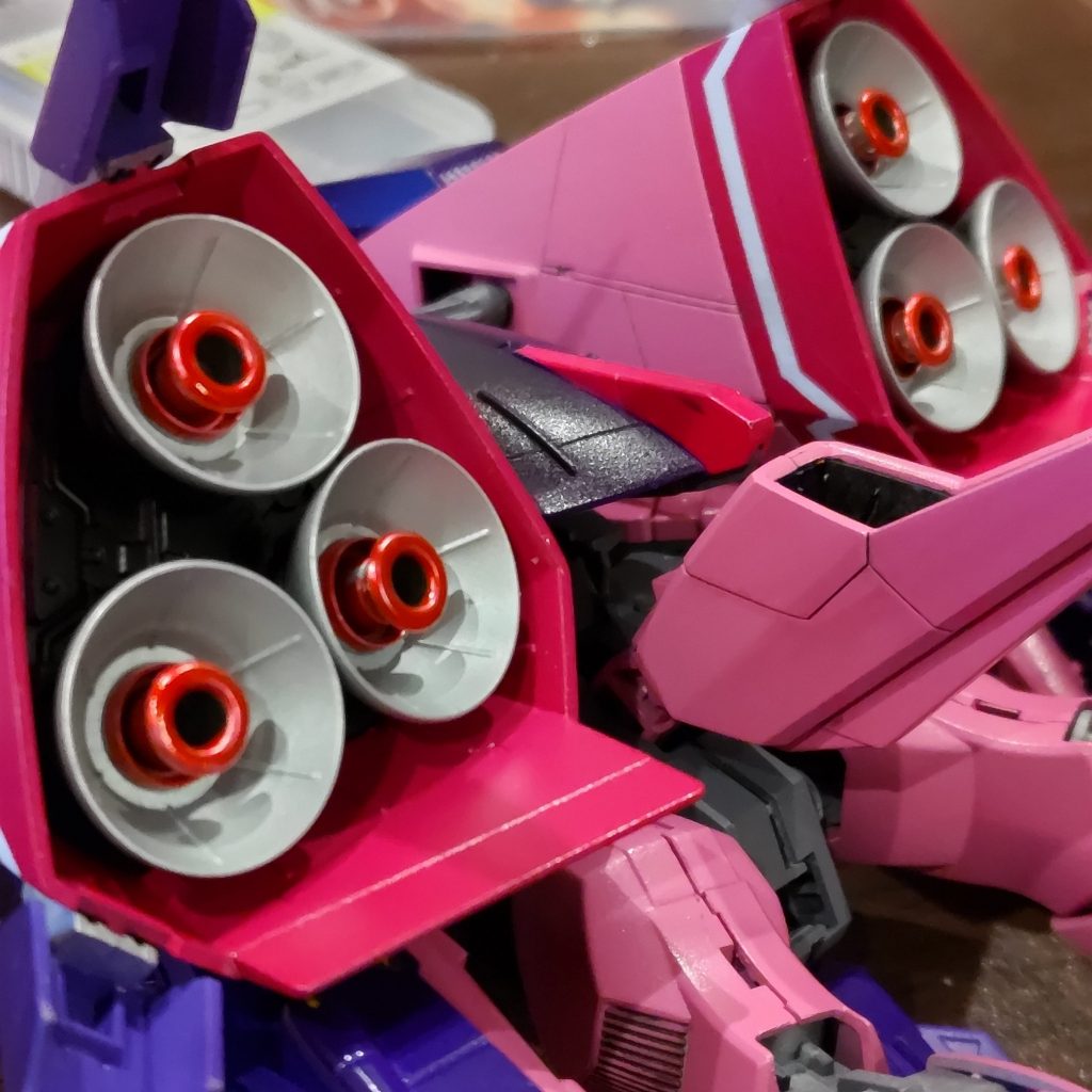 バーニアの中心はある部品を使用。