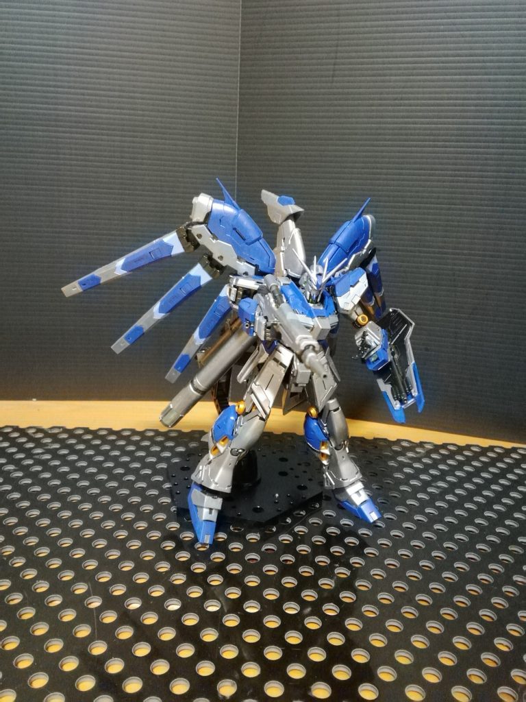 ハイニューガンダム–4枚目/制作者：アッキー