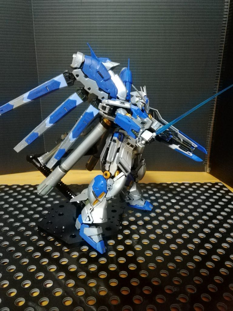 ハイニューガンダム–3枚目/制作者：アッキー