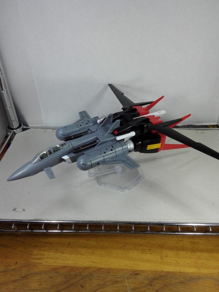 各種ストライカーパックを装備可能