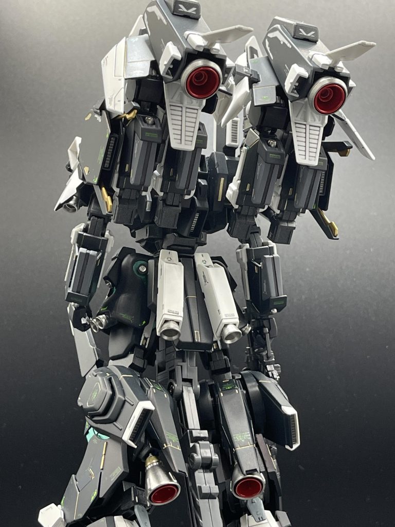 背面バーニアの図。