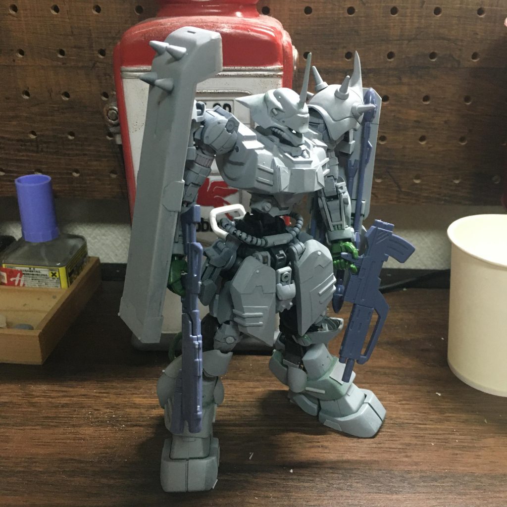 サフを吹いてやっと全体がまとまった気がして、今まで不安しかなかったのが解消しました。