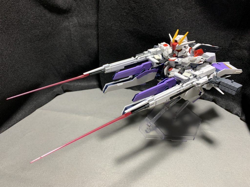 ビームソードを展開すると撮影ブースギリギリのサイズになります。