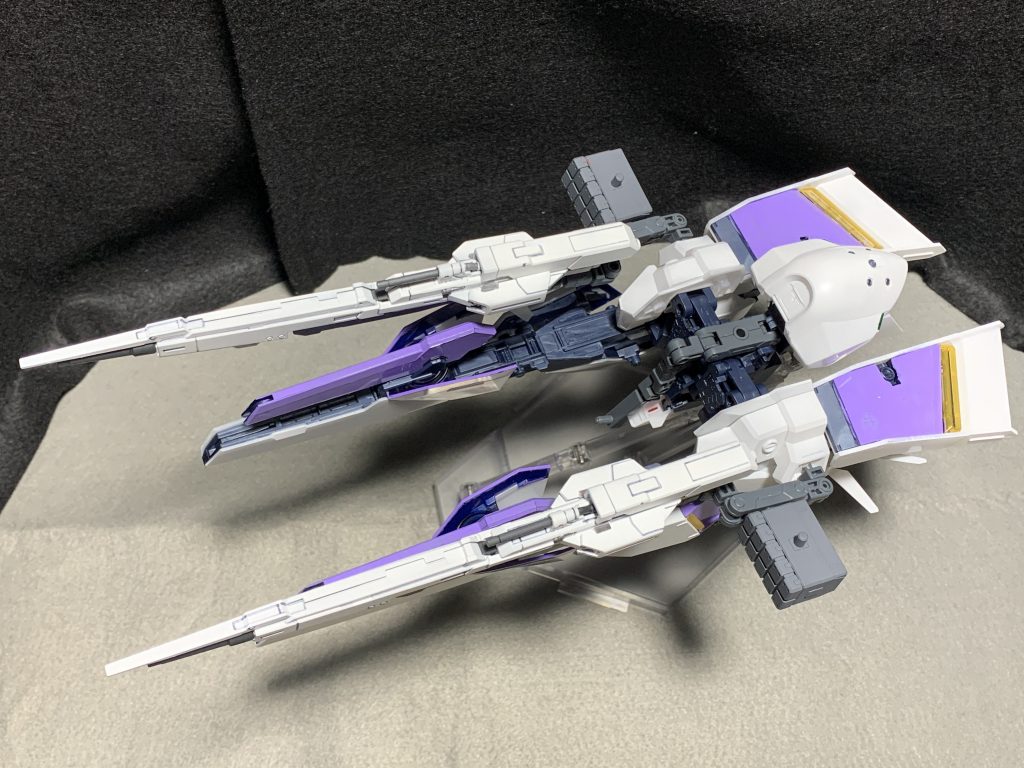ガンダムベースでクリアカラーのハイゼンスレイⅡ・ラーの完成品を見て使えるかもと購入。ホワイトとパープルでミーティアカラーに塗装しました。