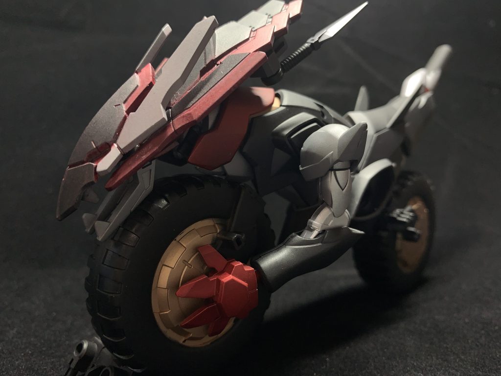 初めてエナメル塗料による塗装を行ったのでところどころあらがありますが、結構かっこよくできたと思います。