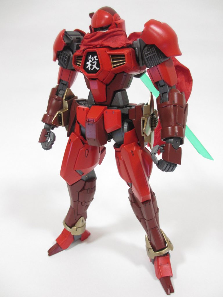 お察しの通り、ニンジャスレイヤーを意識した改造です。ベースはMGガンダムAGE-1スパローを使用。かなりサツバツとした雰囲気は出てるのではないでしょうか?