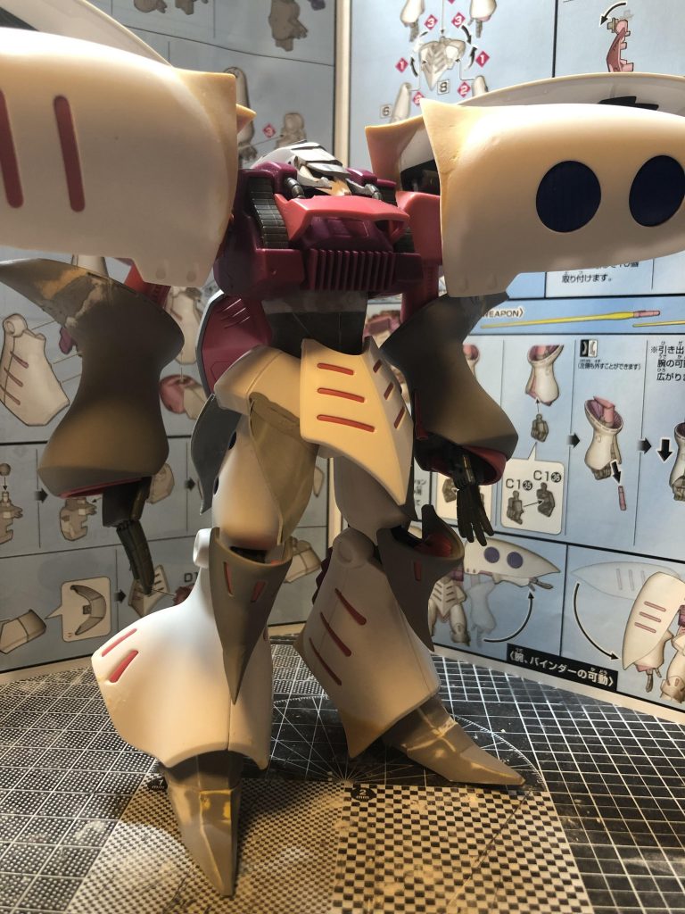 腰サイドアーマーの形状検討中。ピンと来なくて結局不採用になりました。