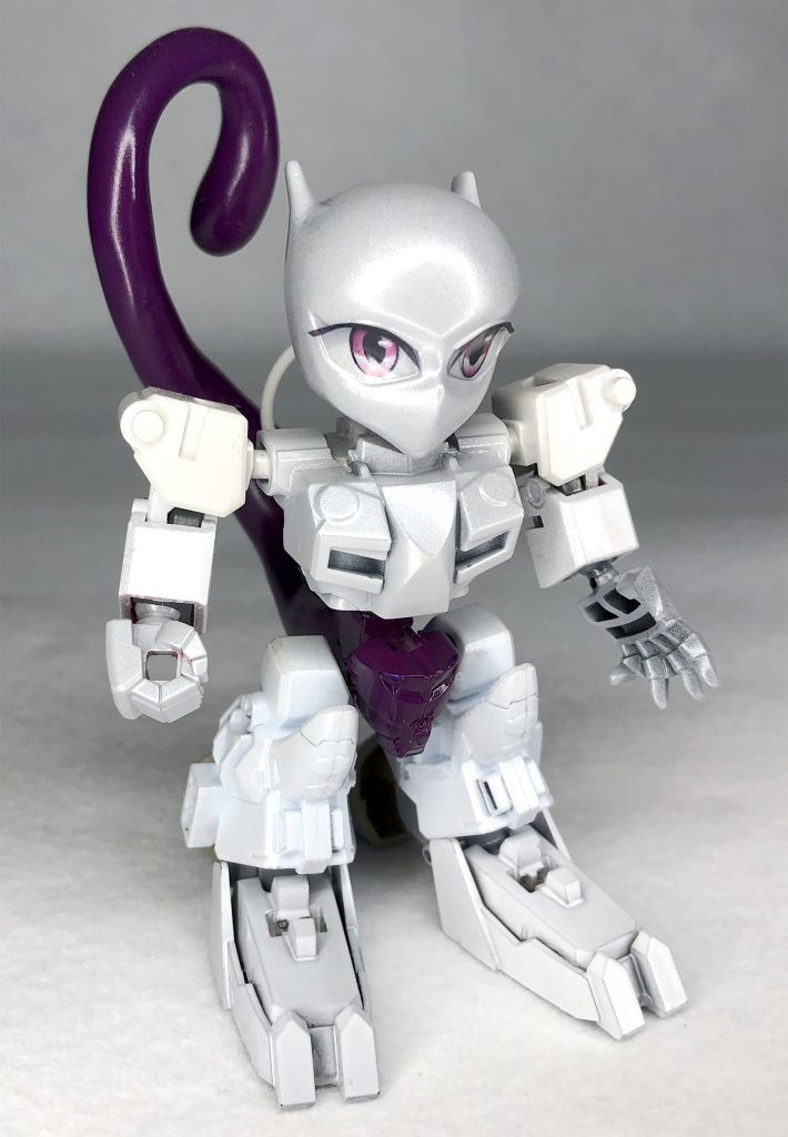 全身頭部は貂蝉キュベレイをベースに頭部から伸びた耳？がいいアクセントにこのあとのお楽しみに沿い、シンプル気味ながらなかなか迫力のある見た目になりました♪