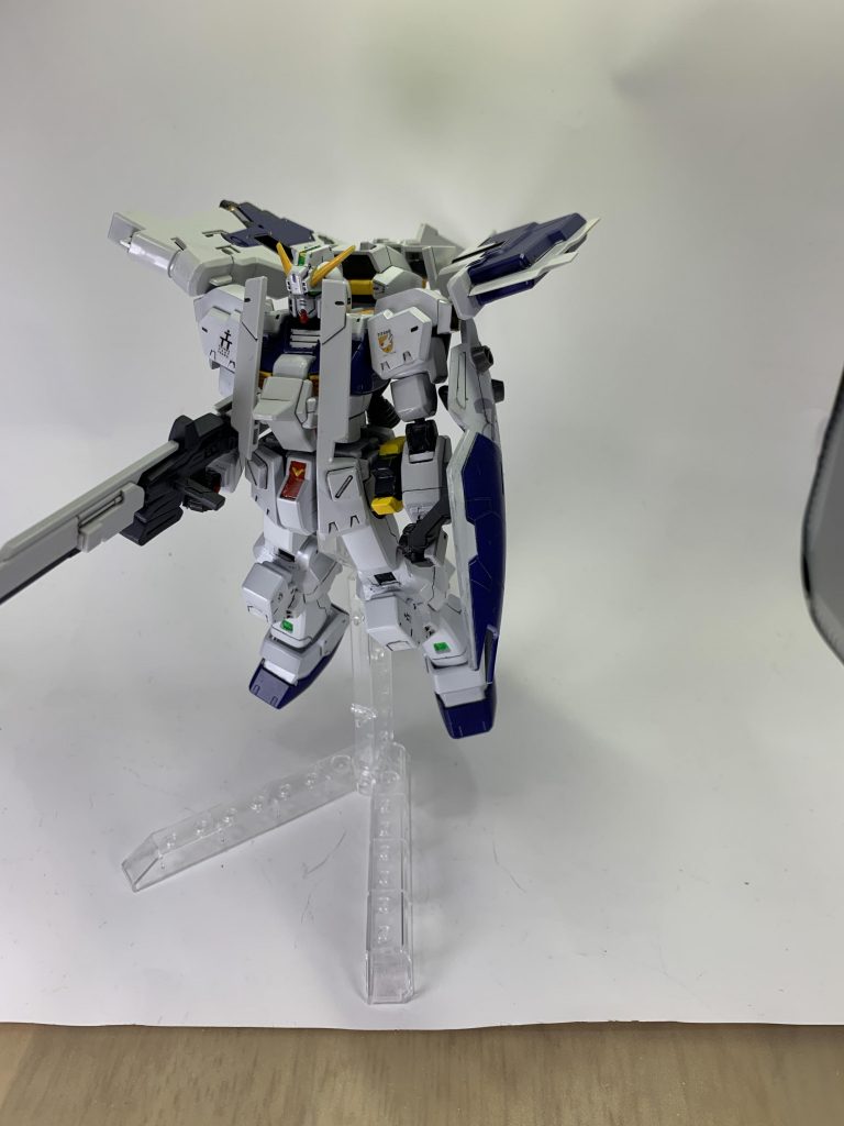 胸部の装甲は、フルドド側にネオジム磁石。ヘイズルのコクピットハッチ（赤色部分）に金属板を貼り付けてます。