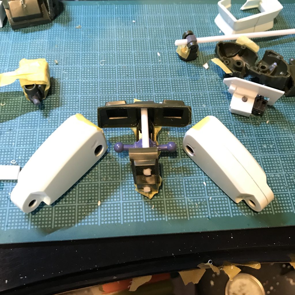 股関節ボールジョイント可．