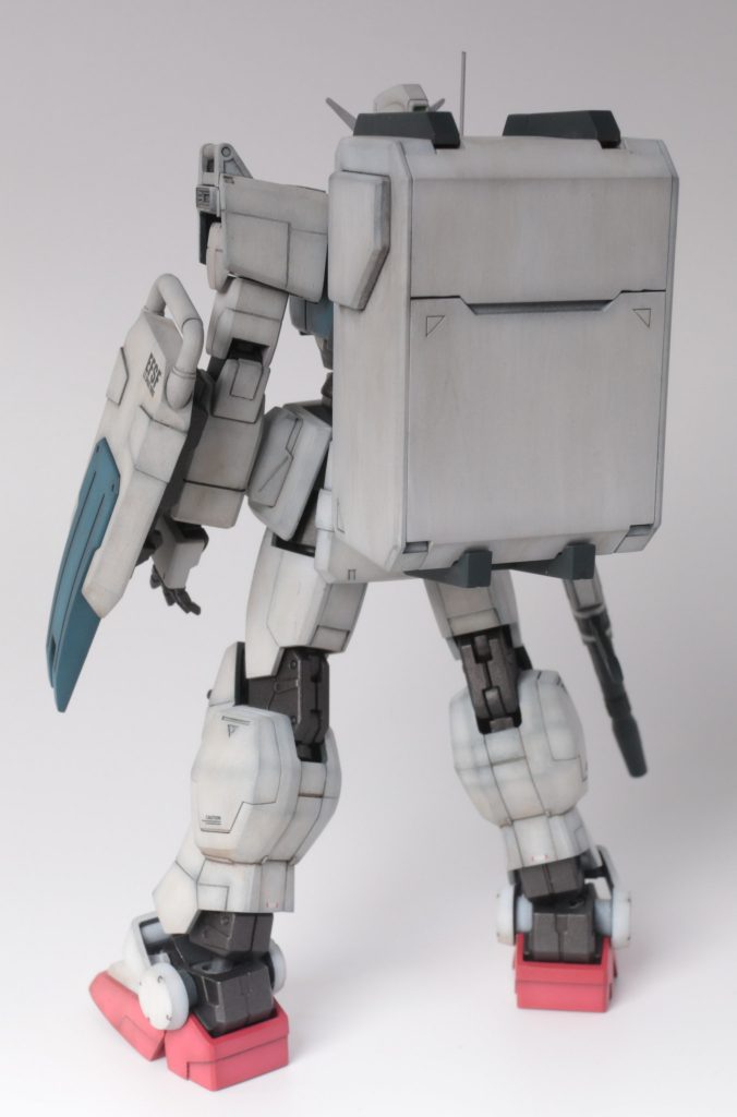 背面。この機体はウェポンコンテナが特徴的。