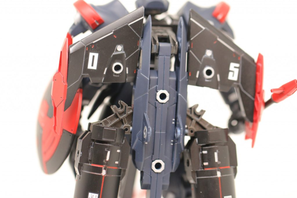 【バックパック：30MM エグザビークル】　こちらが30MMを使用した部分。　キットを丸々バックパックにしました。でかいですので、当然自立能力は捨てましたｗ　これだけで見るとなんか間延びしてますが、ドッキングしてバックパックとみると、かっこいいのでヨシ！