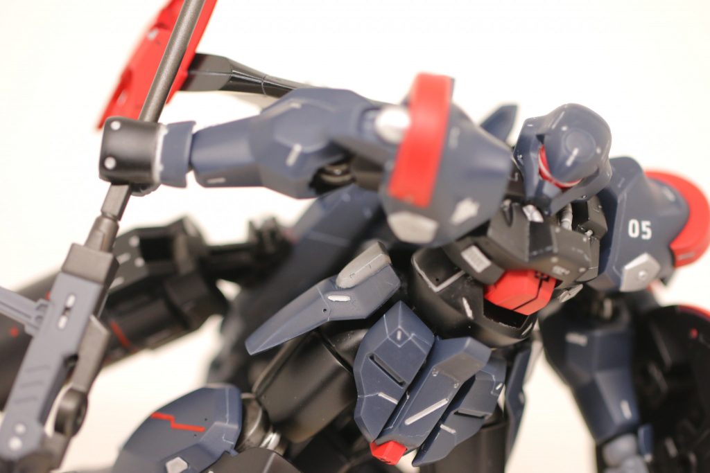 【全体像】　メインテーマは【水中戦仕様】。　というのも、30MMのキットが潜水艦なので、それをバックパックに移植し、潜水能力を備えた水中戦MSにしようかな、と。　互換性があるので入れ替えるだけの簡単作業ですが、仕上がったときの達成感はひとしお(^^)