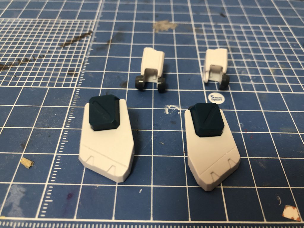 簡単にスジボリ追加。