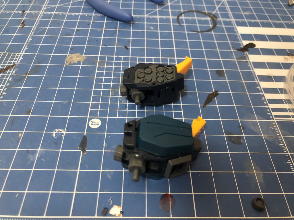 肩アーマーの干渉部分削って稼働範囲をあげました。わかりにくい写メですみません。