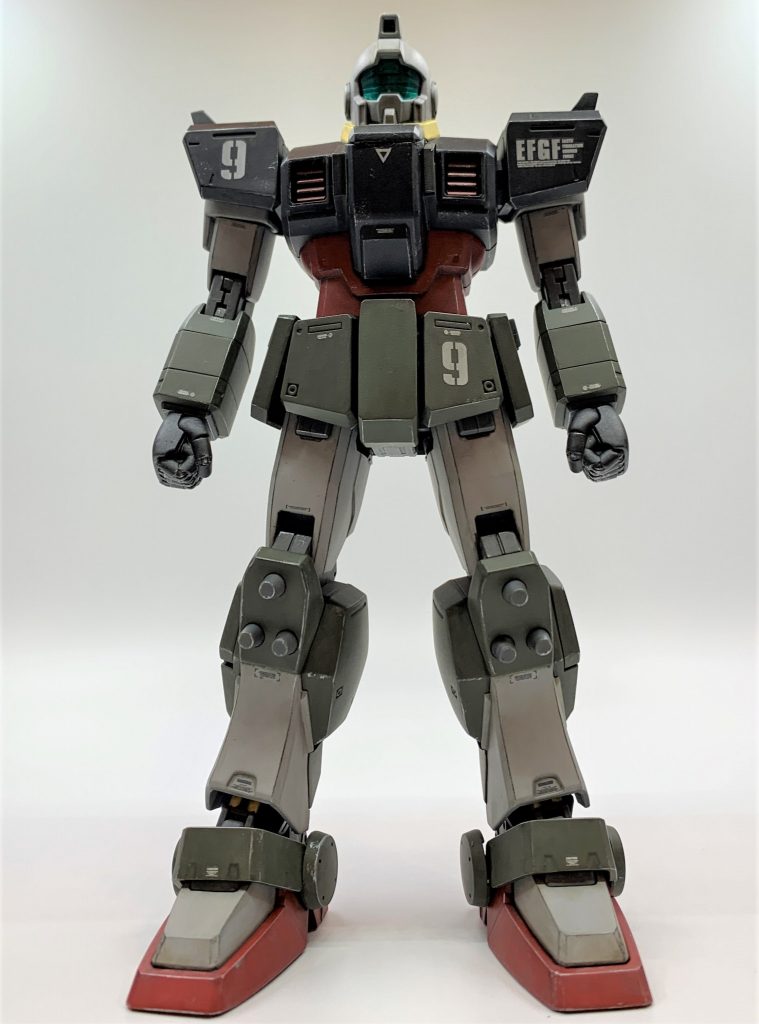 握りこぶしもセットだったので、組んで塗装しました。ゲンコツ握り締めて堂々とそびえ立つMSは文句なしにカッコイイですね。