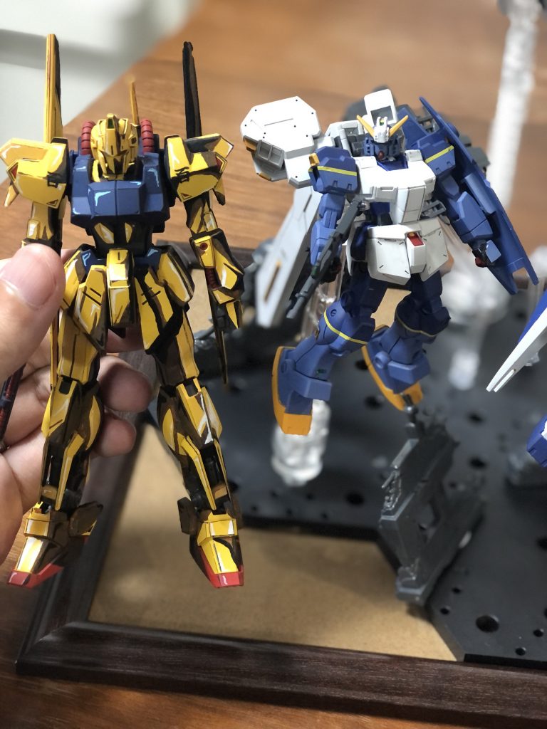 ▲ついでにヘイズルとのサイズ比較を。1/200のサイズ感は筆塗りを楽しむにはもってこいですね。