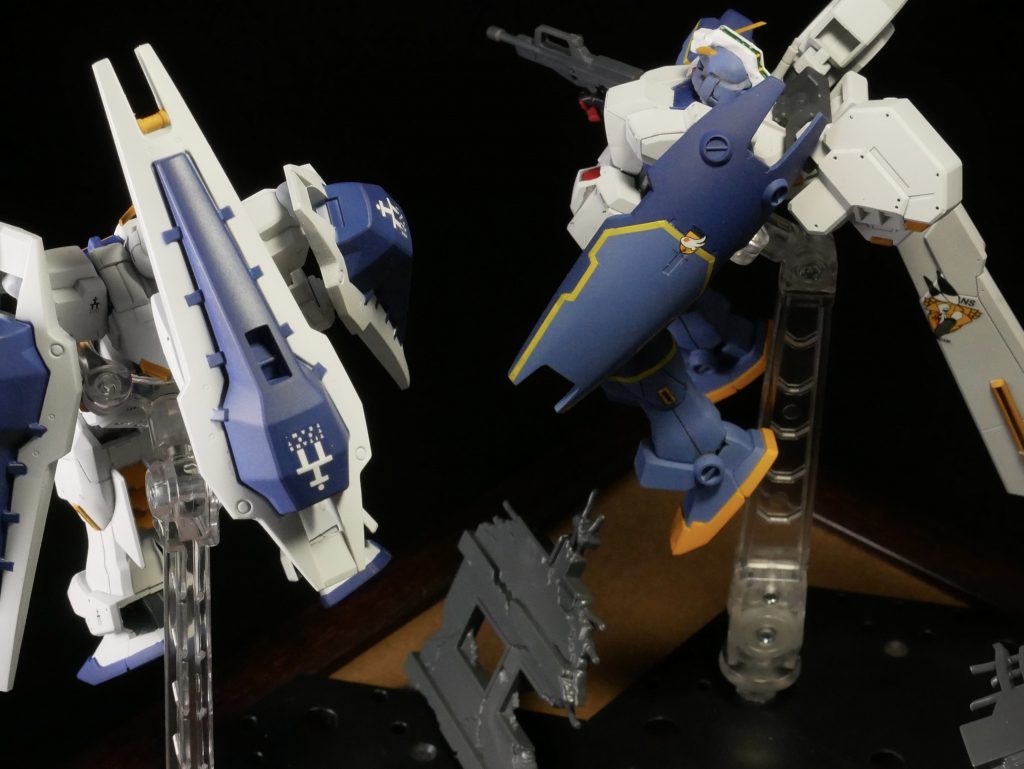 ▲ヘイズル2体のバックショットです。水転写デカールが付属しているのでアクセントとしていい味だしてます。