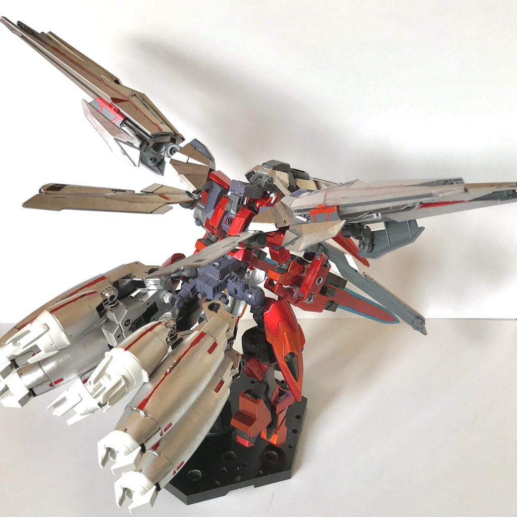 追加機能その3、ライア・バード。こちらは構想段階から作ることにしていたモードです。鳥類の体型に変形することで人型にはできない高機動、獣性的な戦闘を行います。個人的には今回の目玉機能。 というわけでセイムヴルードリライザーの紹介でした。閲覧していただきありがとうございました。