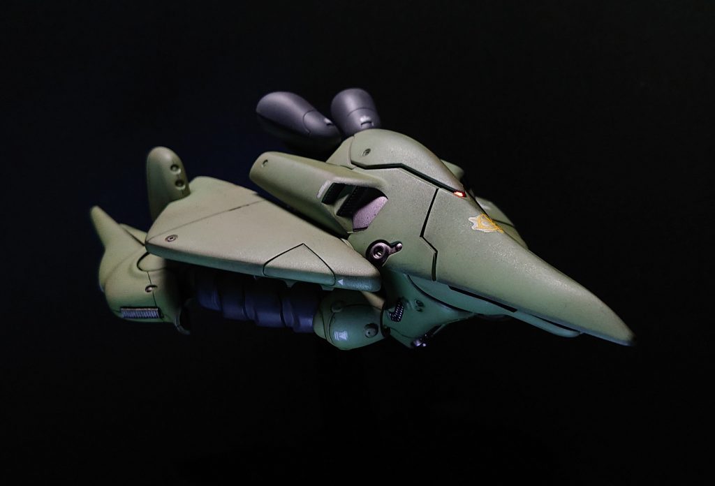 カラーリングはガンダムマーカーエアブラシシステムを使ってビグロっぽくしました。デカールとウェザリングも施しました。