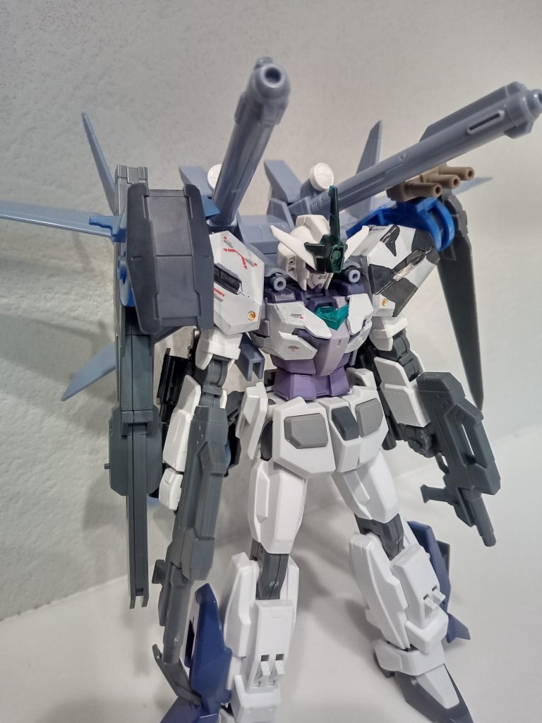 元々はアサルトシュラウド+大型バックパックをしてみたいがはじまり肩のスプリッター迷彩は手書きというなんとも仕様、、、