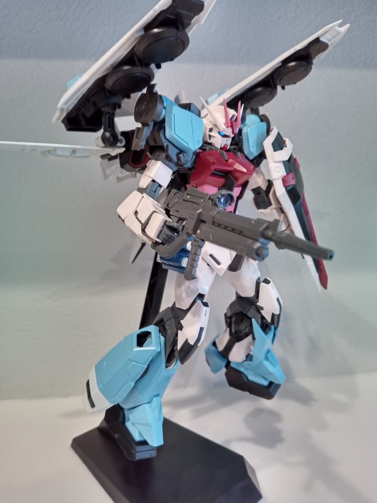 無理矢理ですがシールド内部にレールガンを内蔵している設定に！