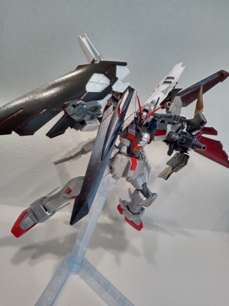 ショートガン+ドッズクロスガン腕に装着するタイプで銃と刃が一体化