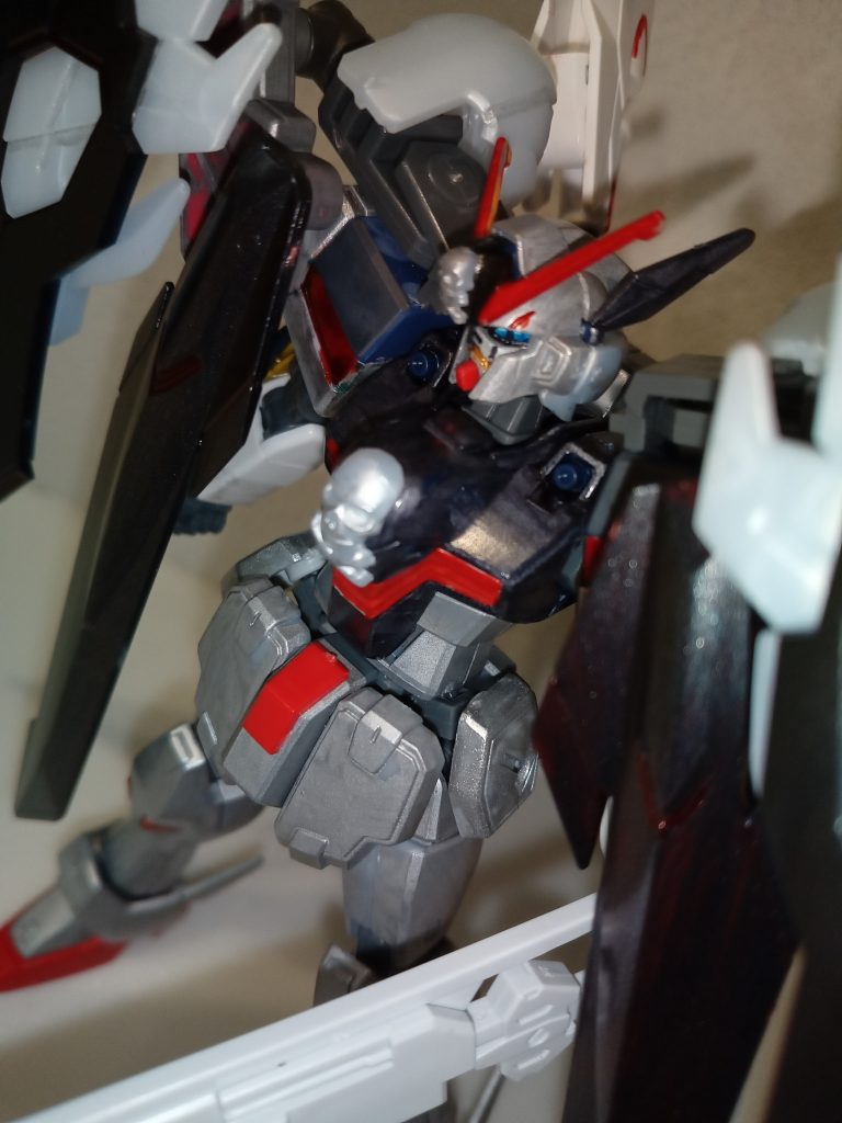 ゴーストガンダムのようなオッドアイ(粗が目立ちますね、、、)