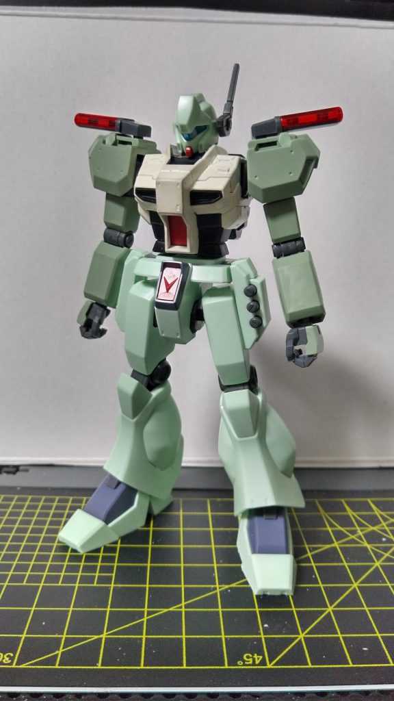 最初の組み合わせの状態。足には実はプレバンのジェガン(ver.F91)を使用しています。サイドスラスターのデコが無いので採用しました。胴体はhi-v。過去にヘビーガン組もうとしたジャンク物。
