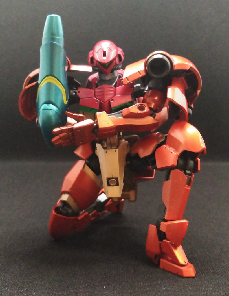 ポーズはギリギリ何とか取れますが関節やら接触面の塗装が心配なのでこれっきりですかね(笑)