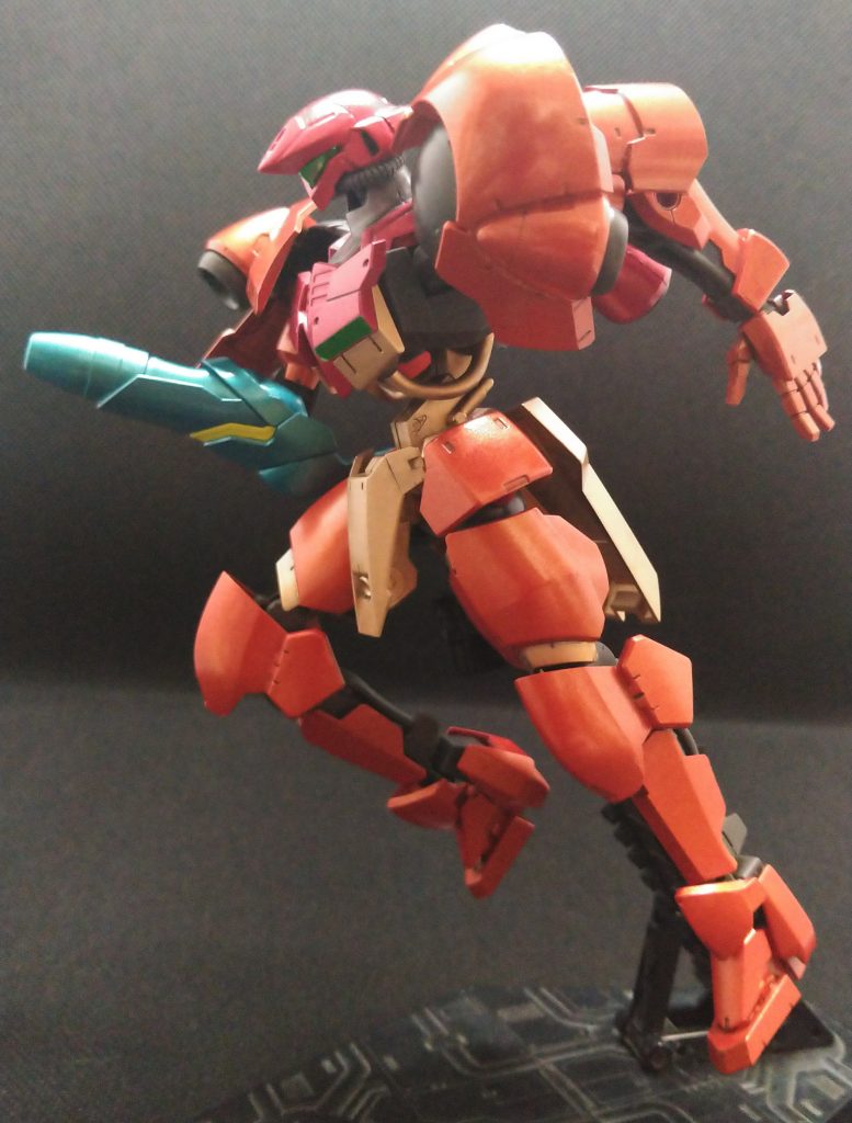 駆け抜けるサムス。この後、直線が一定続くとスピードブースターが作動し直線状の物を砕きます。止まるんじゃねぇぞ…(鉄血キット故に