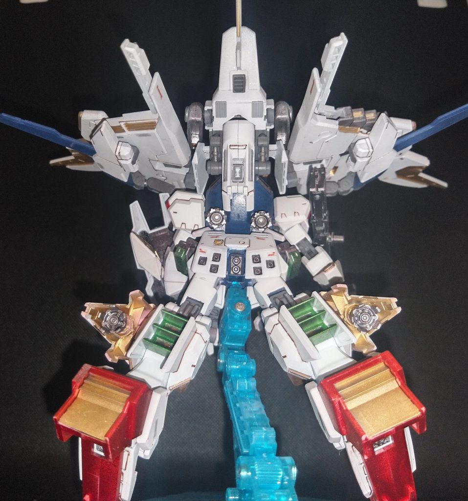 付録なだけあって肉抜きの嵐だったので潰すのが一苦労でした(笑)なので本体の腰回りの肉抜きは見えないから放置してます(゚ω゚;)機体名は神話よりペーネロペーの姉妹より拝借してます。期間ギリギリ間に合いました‼️