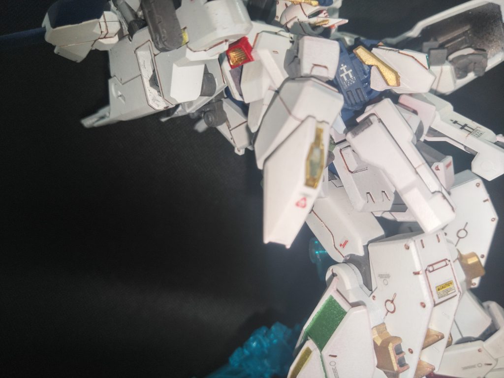 この腕と胴体作った時はΞ目指してたんだよなぁ( ̄▽ ̄;)