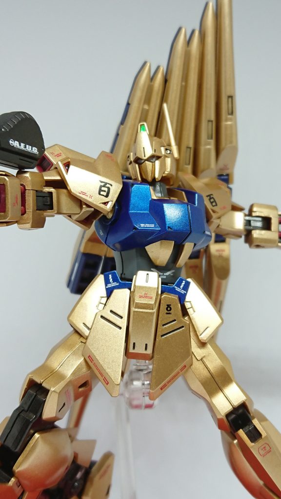 パッケージ風ポージング。パッケージのアクションを再現しょうとしましたが撮影ブースの幅の限界で断念。