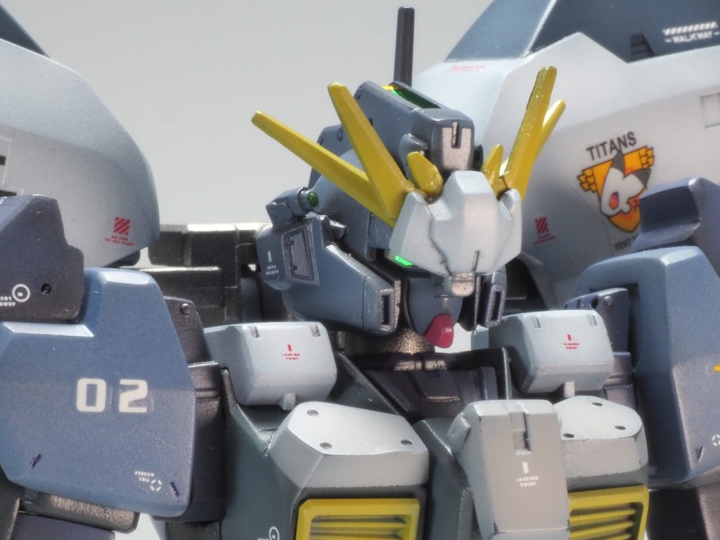 テスト機なのでデータ収集用のカメラを設置、アンテナを大型化してレーダーの性能を向上。