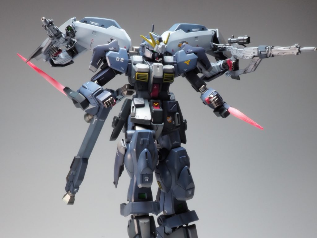 ビームトンファー。サーベルを持たずに即座に格闘戦に移れるがこの当時は受け入れられなかった。