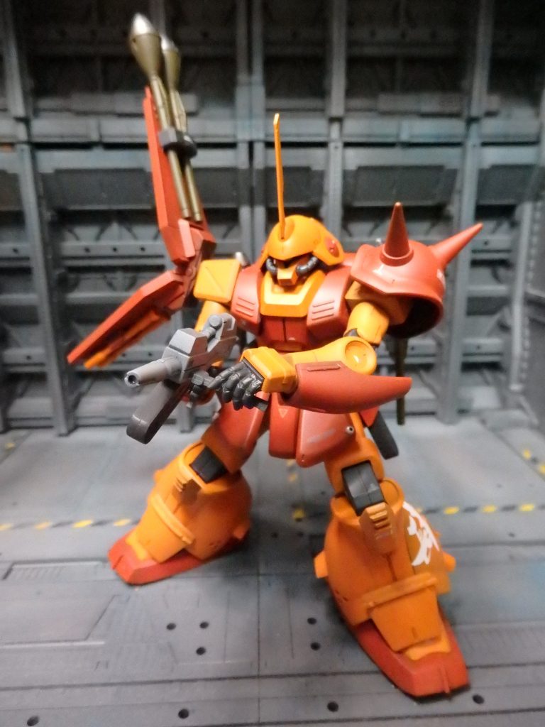 そこそこ古いキットですが、箱絵の通りにライフルに左手を添えられる稼働域を有しています。地味に嬉しいですね。