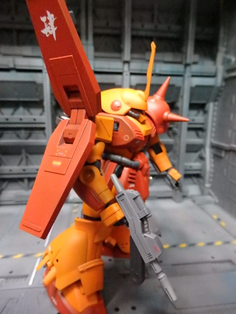 塗装は充電式エアブラシです。下地塗装：黒(Mr)オレンジ：エヴァオレンジ(Mr)赤：シャインレッド(Mr)＋ウッドブラウン(Mr)薄いグレー：ニュートラルグレー３(g)濃いグレー：ニュートラルグレー５(g)シュツルムファウスト等：オリーブドラブ(Mr)シュツルムファウスト先端：焼鉄色(Mr)トップコート：EXフラットクリア(g)＋フラットベースなめらかスムース(Mr)説明書に記載されている色レシピとはかなり違います。また、メモっていた訳では無いのでもしかしたら思い違いしている所があるかもしれません。