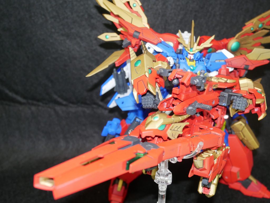 グレートブレイブキャノングレート勇者にはキャノン砲も装備させたいということで余剰パーツを合体!なんとかそれっぽいのができました。さすがに重たくて支えがないと持てません。