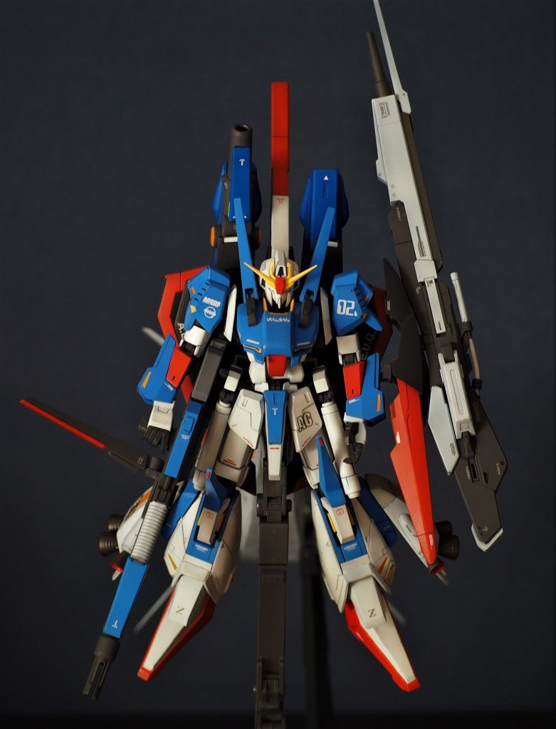 コンセプトは推力と武装強化（子供なので安直）。脚のガンダムF90D（旧キット）のブースターを当時も装備させていて、そこから今回の妄想も開始。どうせならと余ってたギャプランブースターを装備したり、ZⅡが大好きなので、その要素を足してみたり。そこにマイナーな方の藤田版Z（当時ラポートから発売されていたZガンダム大辞典にしかイラスト掲載されていない？）のイメージを足した。ご存じ？80年代っぽいとんがった感じ。