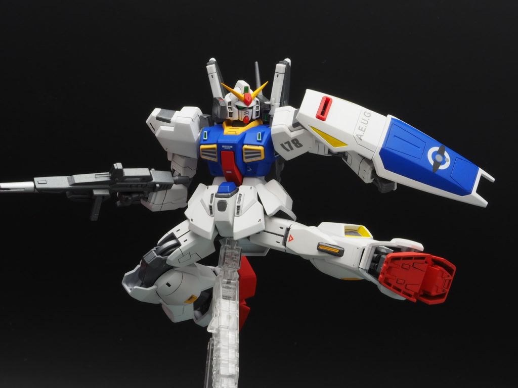 劇場版『機動戦士Zガンダム 星を継ぐ者』で披露されたキックポーズ