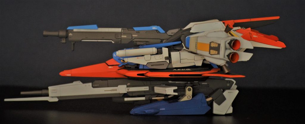 ウェーブライダー形態でのランディングはGディフェンサーの機構をそのまま受け継いでいる。