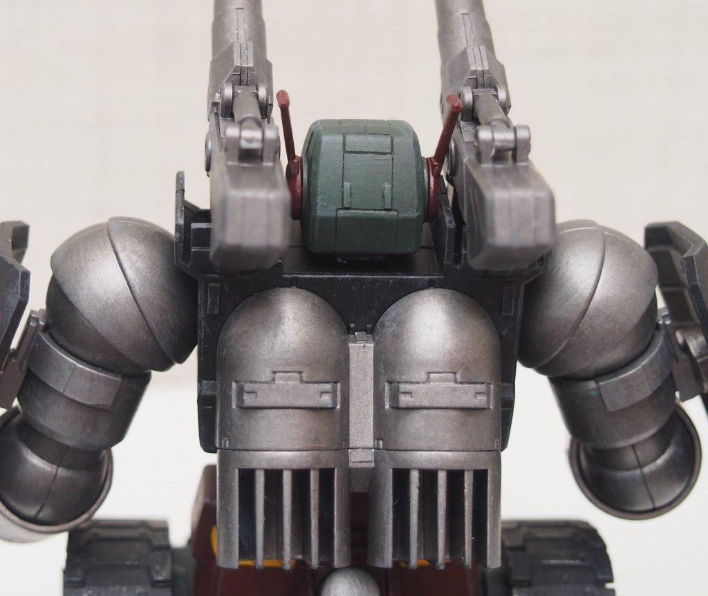 特に目立った改造はしてませんがシールドとキャノン砲はオリジン版ガンキャノンから拝借肩のシールドは無加工でハマりましたあとは全体的にプラ板とスジ彫りでディテールアップ因みに腕や腰のライン､胸のRX-75なども筆塗りで書き込んでます以下前回作ったガンキャノンと並べたり途中経過です