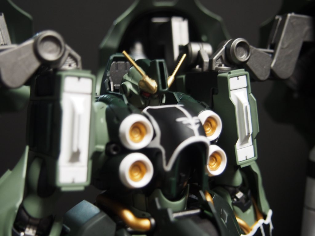 もう1枚。イケメンに仕上がったと思います。エングレービングもうまく塗装できました。