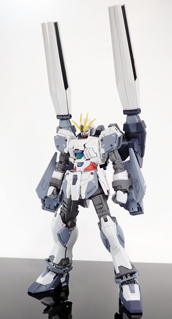 カラーリング白：EXホワイト＋ホワイトサフ＋ニュートラルグレー紺：アイアンブルー＋EXブラックグレー：ミディアムブルー＋ゼファーブルー赤：ローズディープレッド＋ローズブライトレッド 