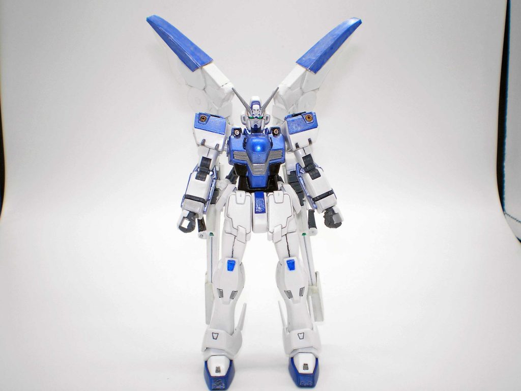 ビームシールドの基盤も差し替えではなく、可動させるようにしています。両腰サイドに武器を携帯するためにネオジム磁石にしてみました。