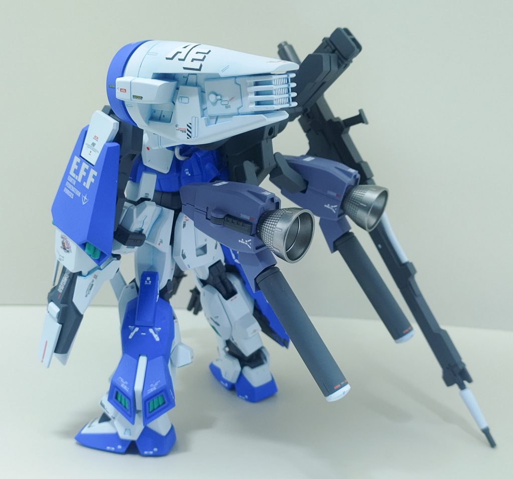 過積載のアラームが標準で鳴り続けるので、切ったそうだ。こんな機体を使えと。確かに世代交代著しく旧型のGMⅡしか配備されなかったこの隊にとっては試作MSの配備は目からウロコだったが…AE社の悪意すら感じとれてしまう。しかしそんな余韻に浸っていると急に接近警報が鳴り、艦内を騒がしくしてきた。